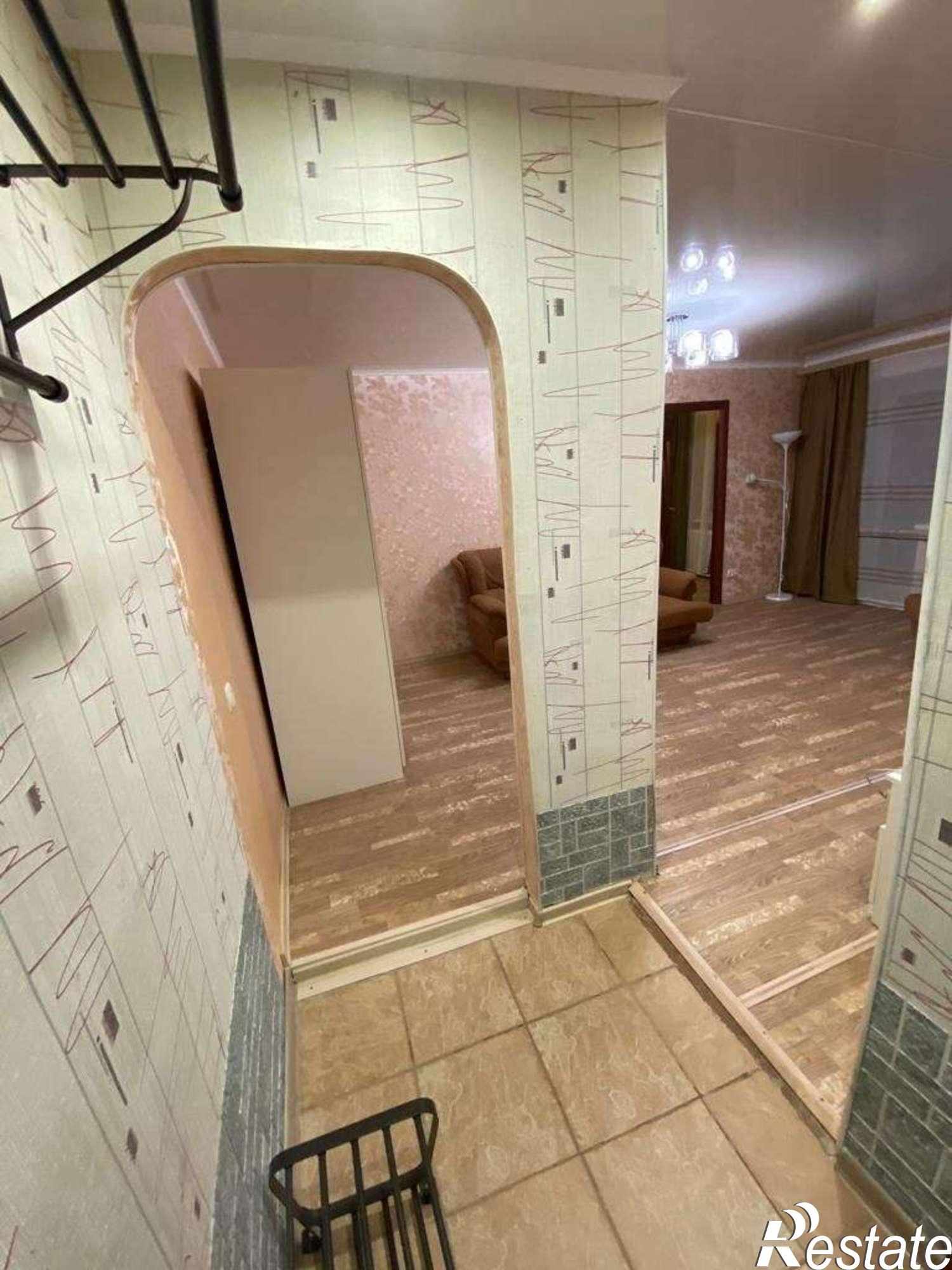 Сдать квартиру за 24 000 рублей на Революционная улица, 56