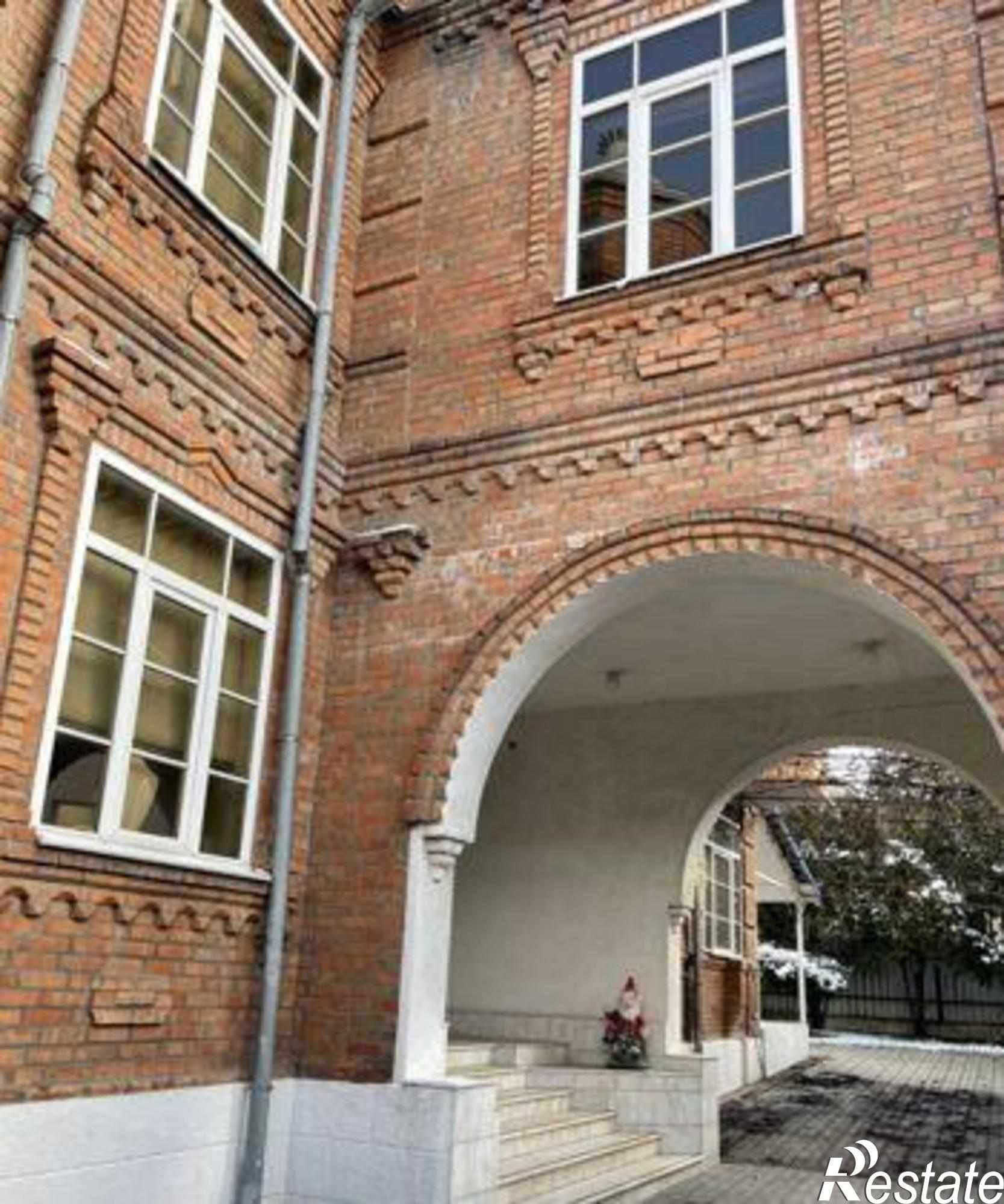 Купить дачу, дом, коттедж за 10 930 000 рублей на Миллеровская улица, 5