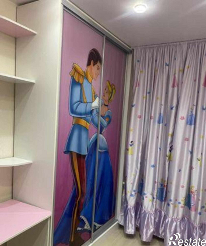 3-комн квартира бульвар Комарова, 14