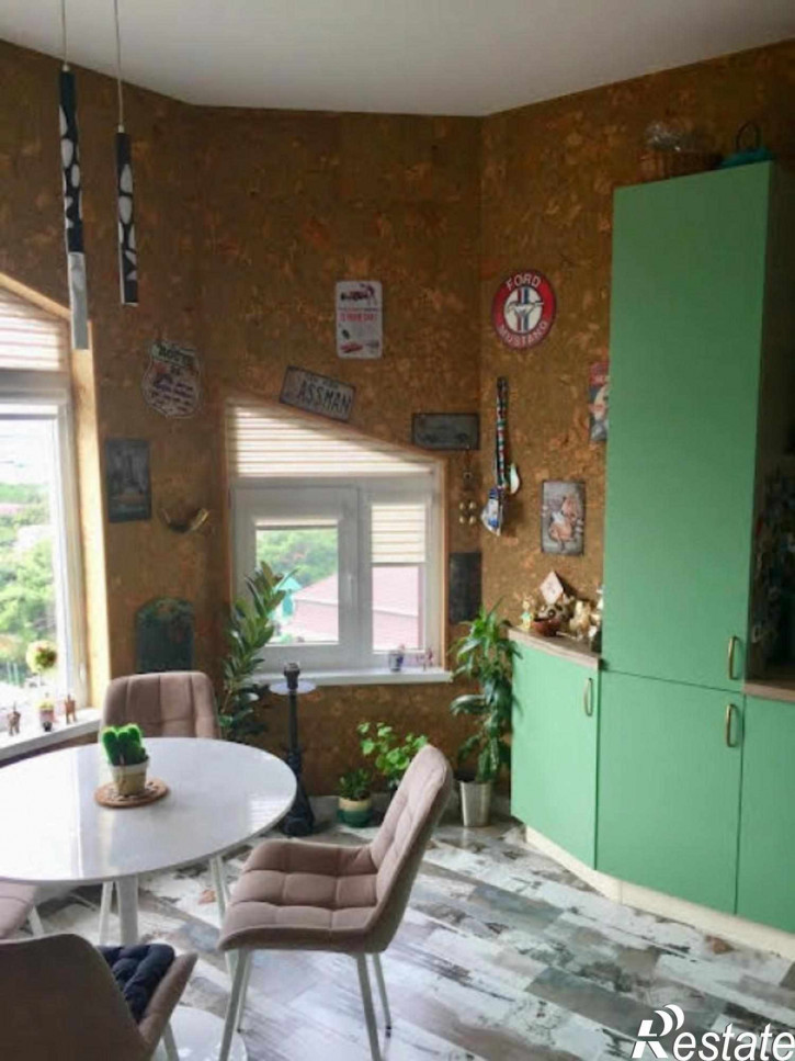 3-комн квартира Суворова, 27к2