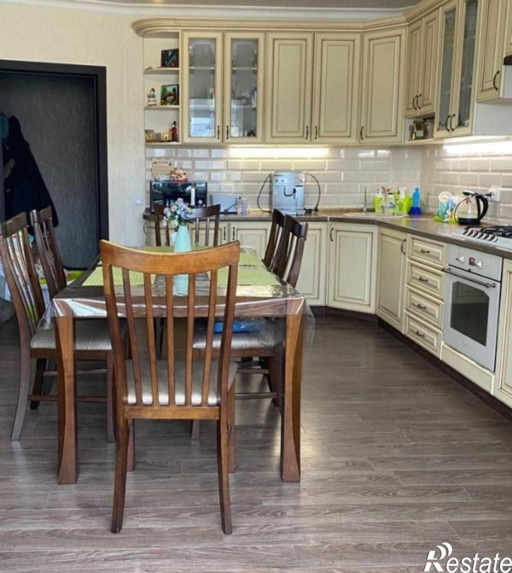 3-комн квартира Нежнова ул, 21к4