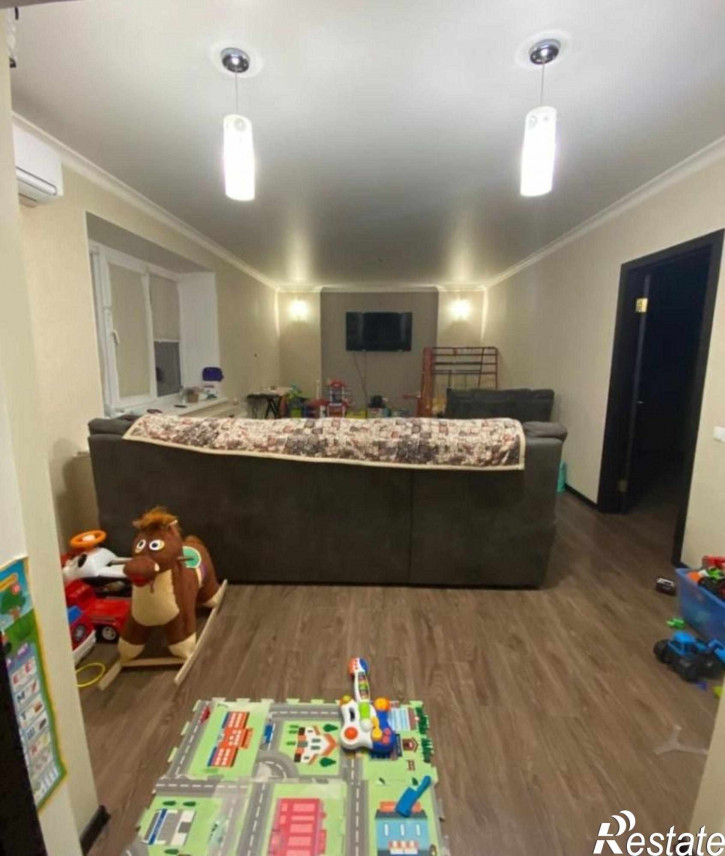 3-комн квартира Нежнова ул, 21к4