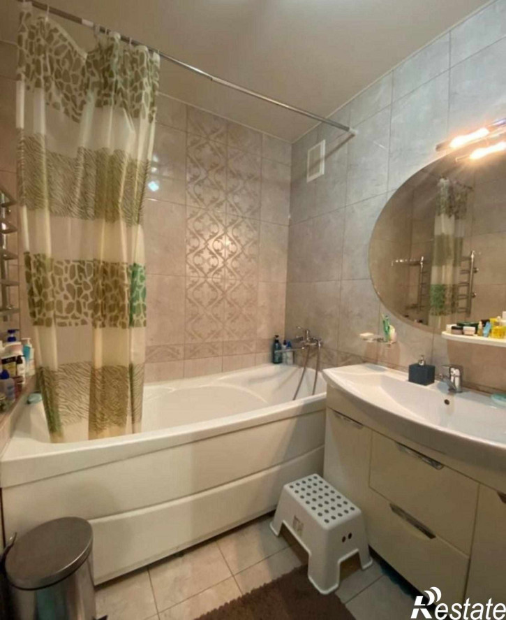 3-комн квартира Нежнова ул, 21к4