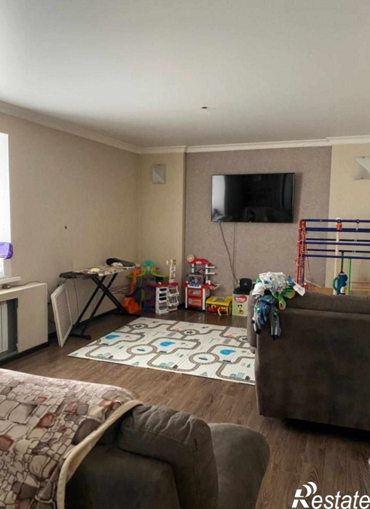 3-комн квартира Нежнова ул, 21к4