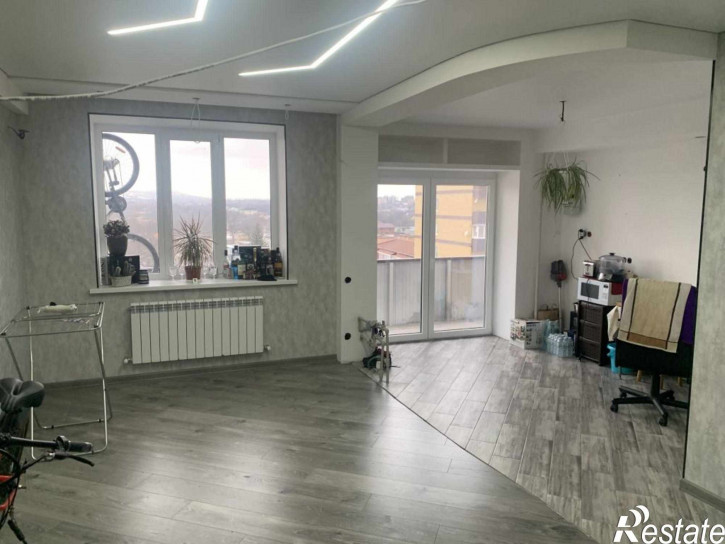 3-комн квартира Булгакова ул, 13