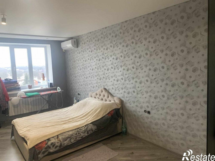 3-комн квартира Булгакова ул, 13