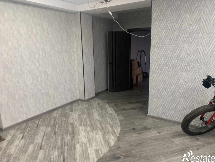 3-комн квартира Булгакова ул, 13