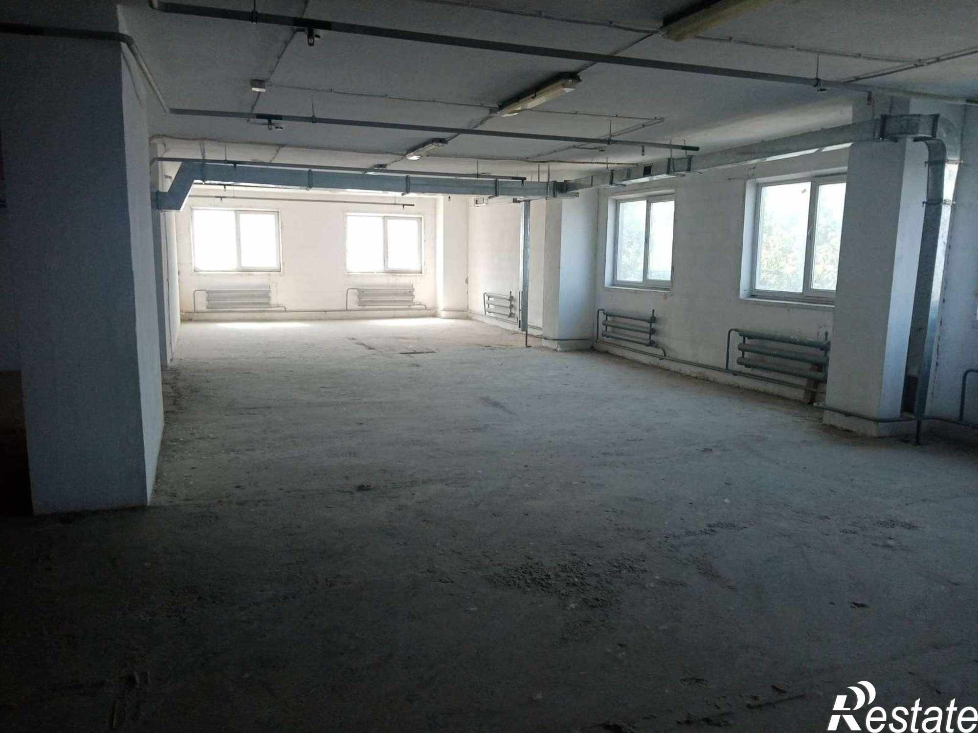 Купить торговое помещение за 64 960 000 рублей на Московское шоссе, 4
