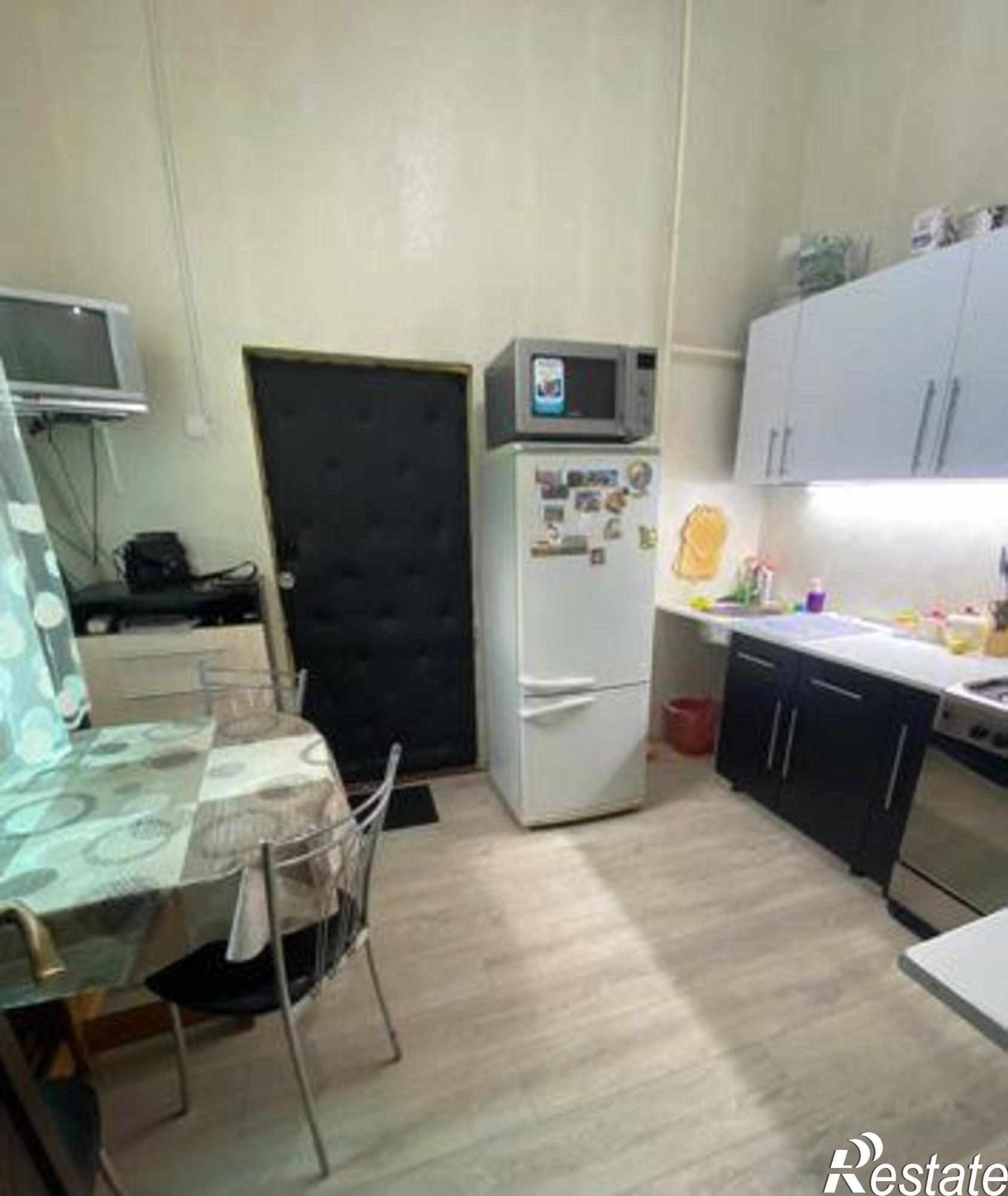 Купить квартиру за 2 300 000 рублей на улица Обороны, 49/22
