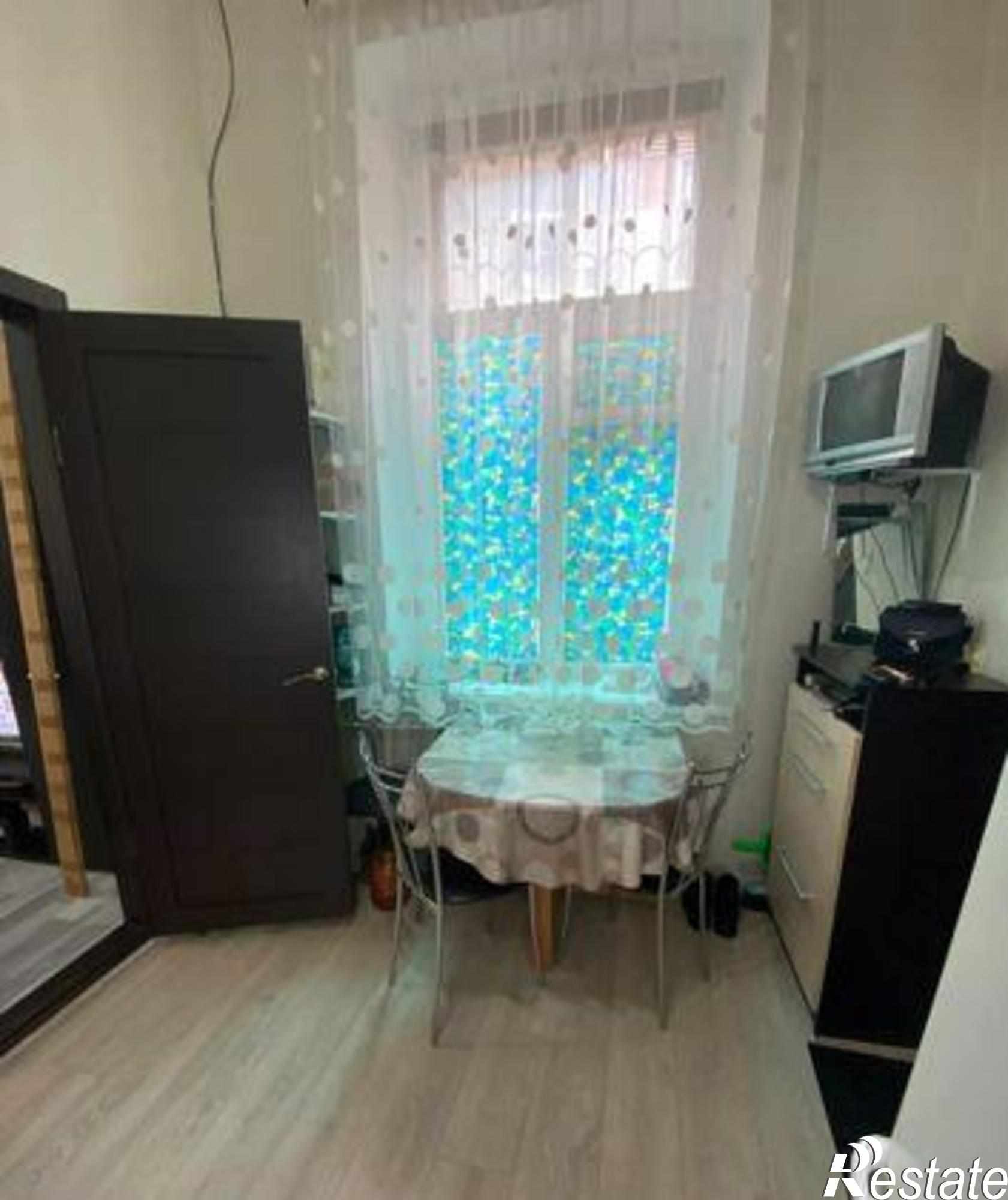 Купить квартиру за 2 300 000 рублей на улица Обороны, 49/22