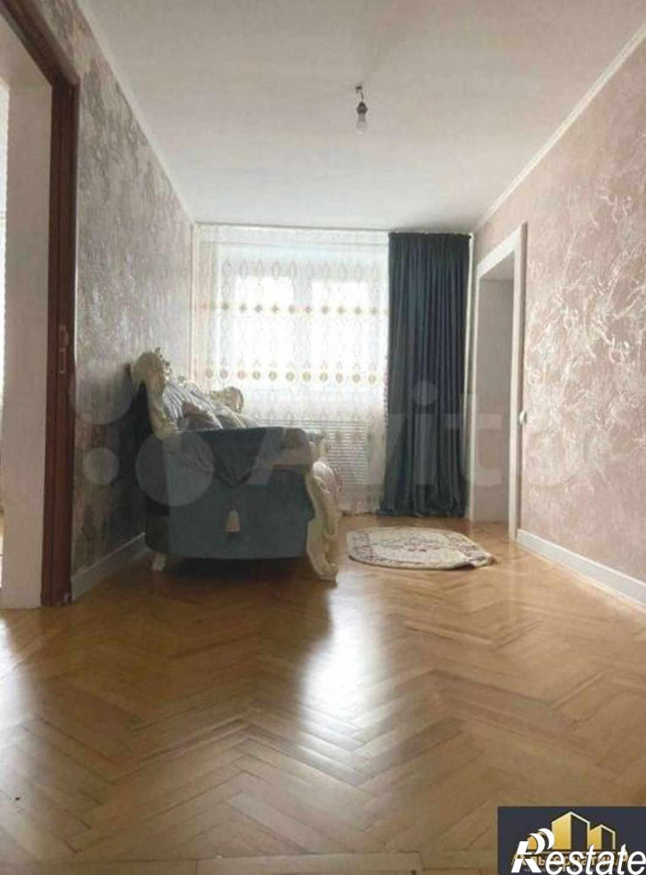 5-комн квартира Велинградская ул.