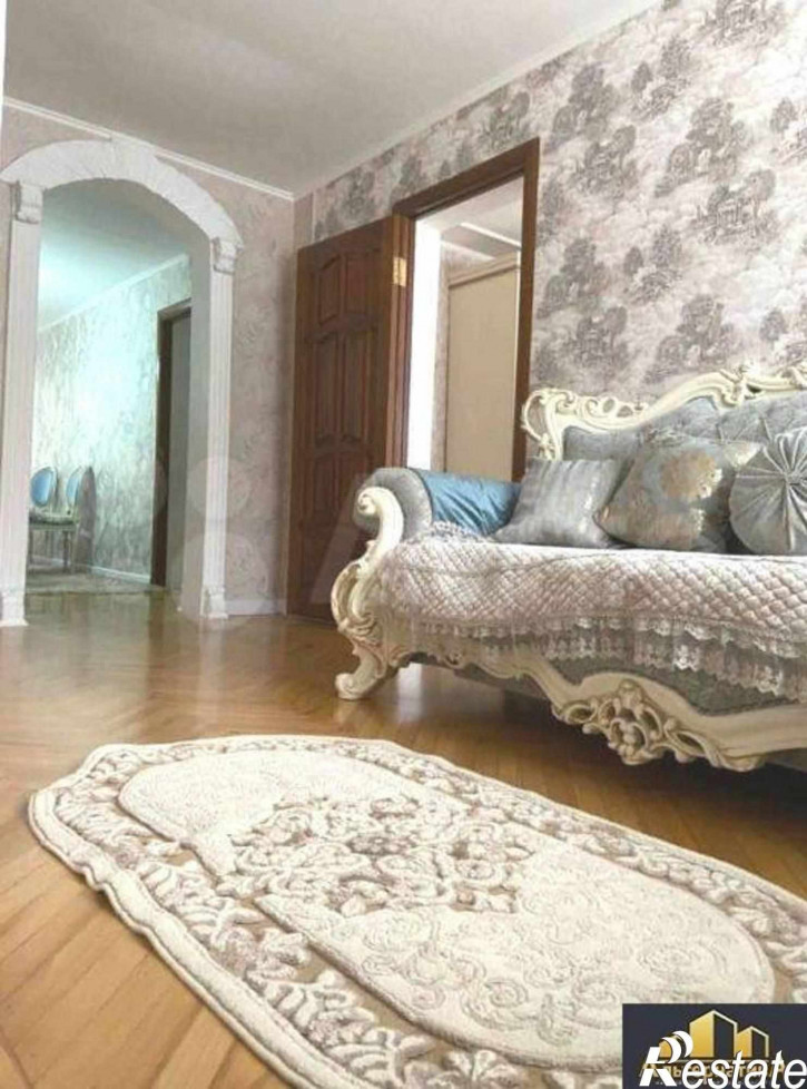 5-комн квартира Велинградская ул.