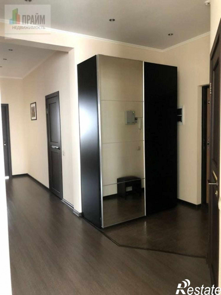 4-комн квартира б-р Строителей,53
