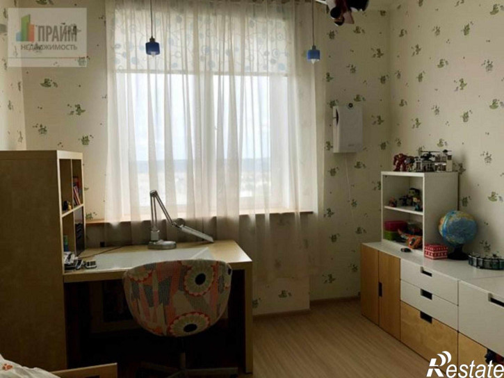 4-комн квартира б-р Строителей,53