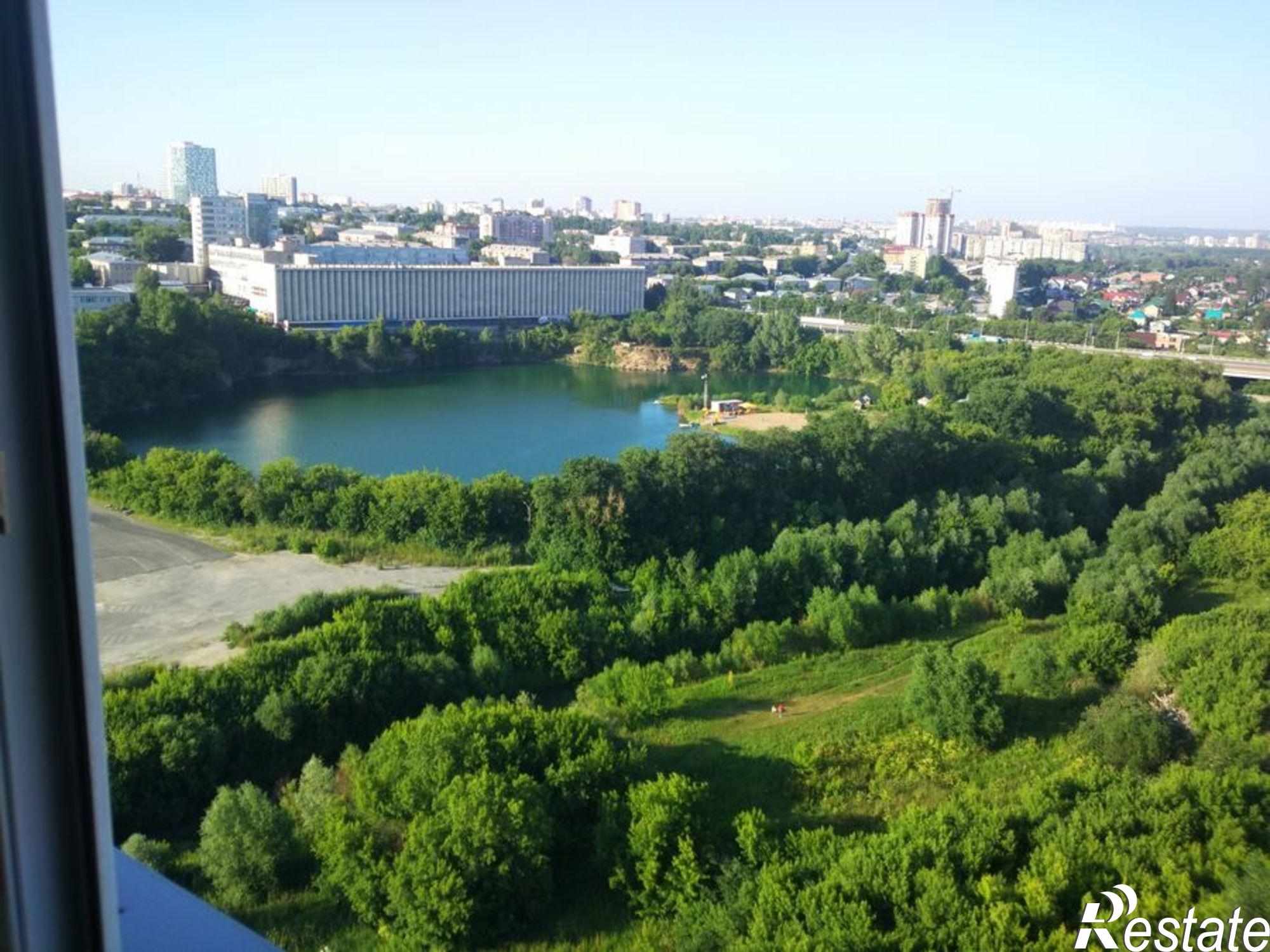 Купить квартиру за 2 400 000 рублей на ул. Беловежская,6/1