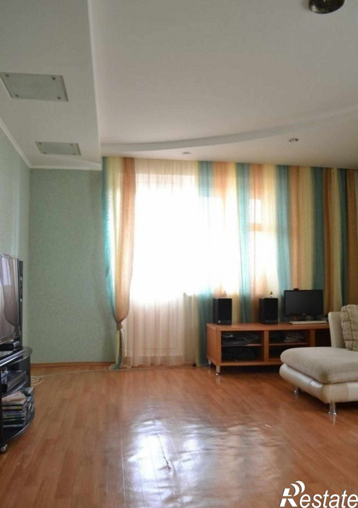 3-комн квартира ул. Зорге,88