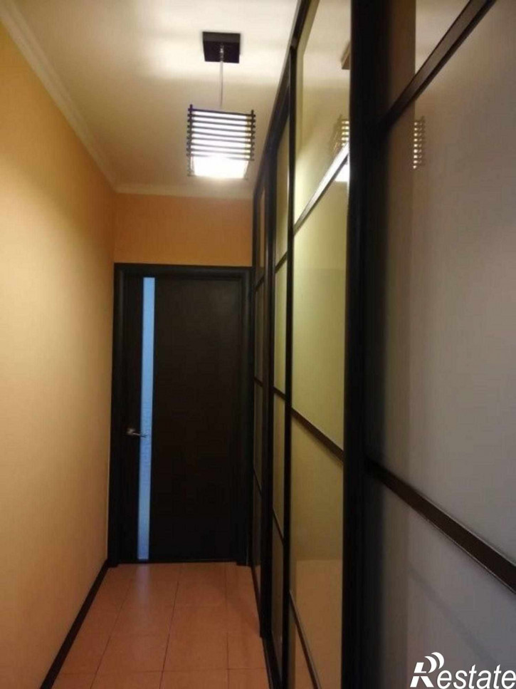 2-комн квартира ул. Тихвинская,11/1
