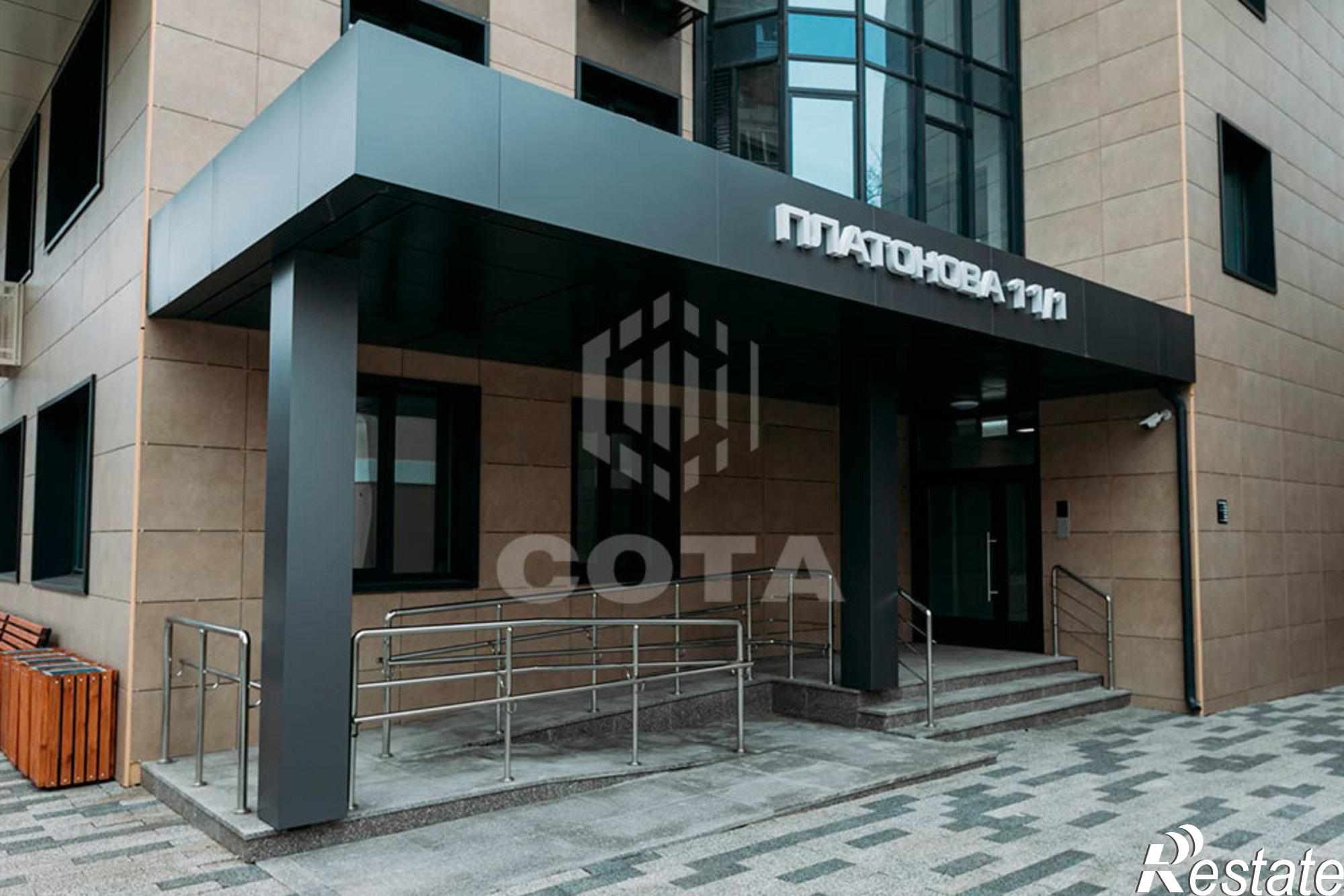 Купить квартиру за 14 825 300 рублей на Платонова улица, 9