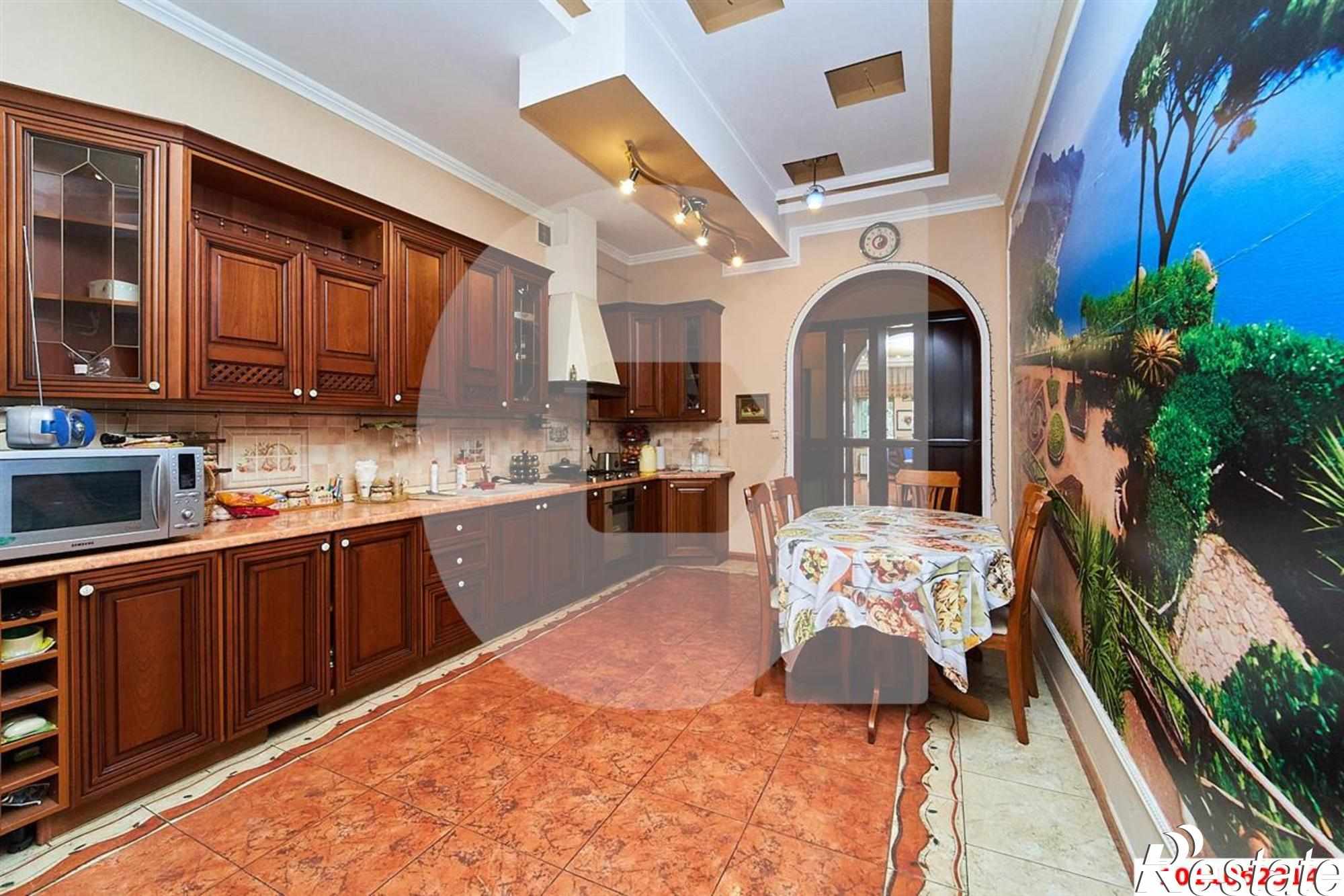 Купить дачу, дом, коттедж за 35 000 000 рублей на Школьная, 36