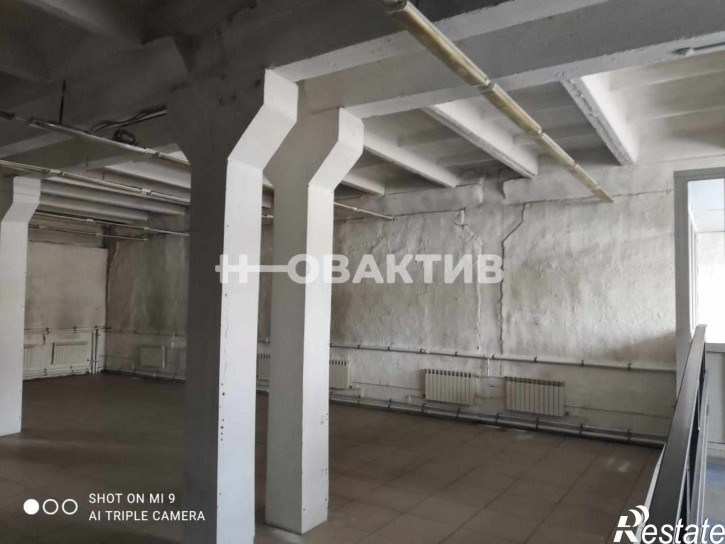 Помещение свободного назначения улица Максима и Николая Казанцевых, 157