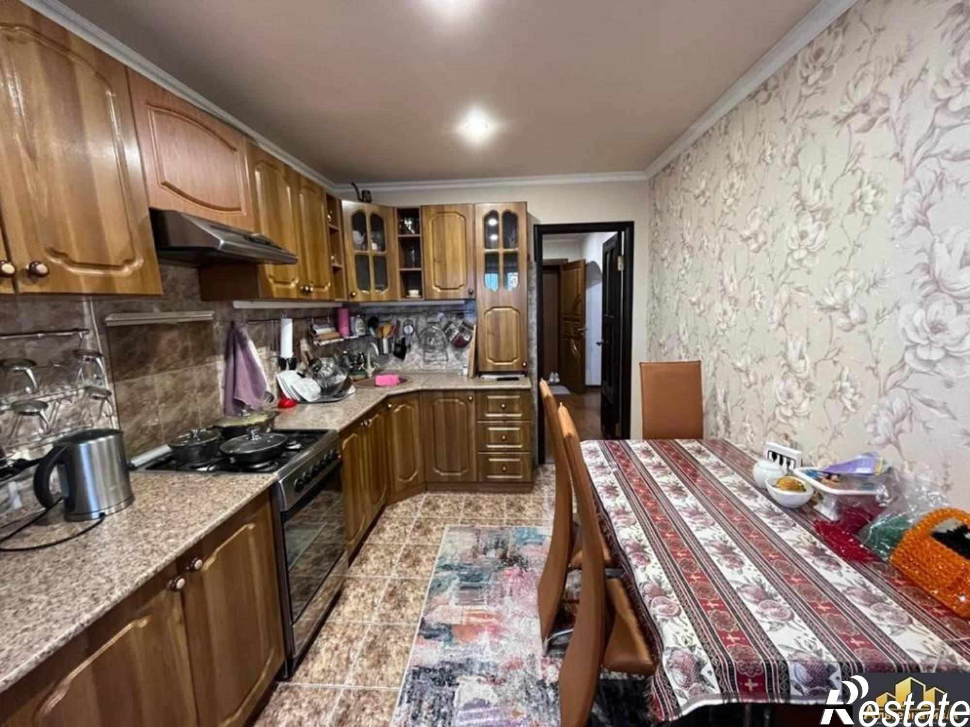 Купить квартиру за 11 500 000 рублей на Школьный пер.