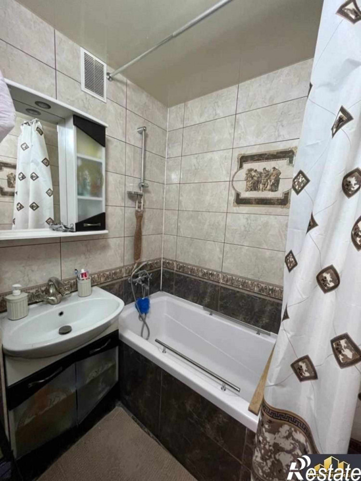 2-комн квартира Школьный пер.