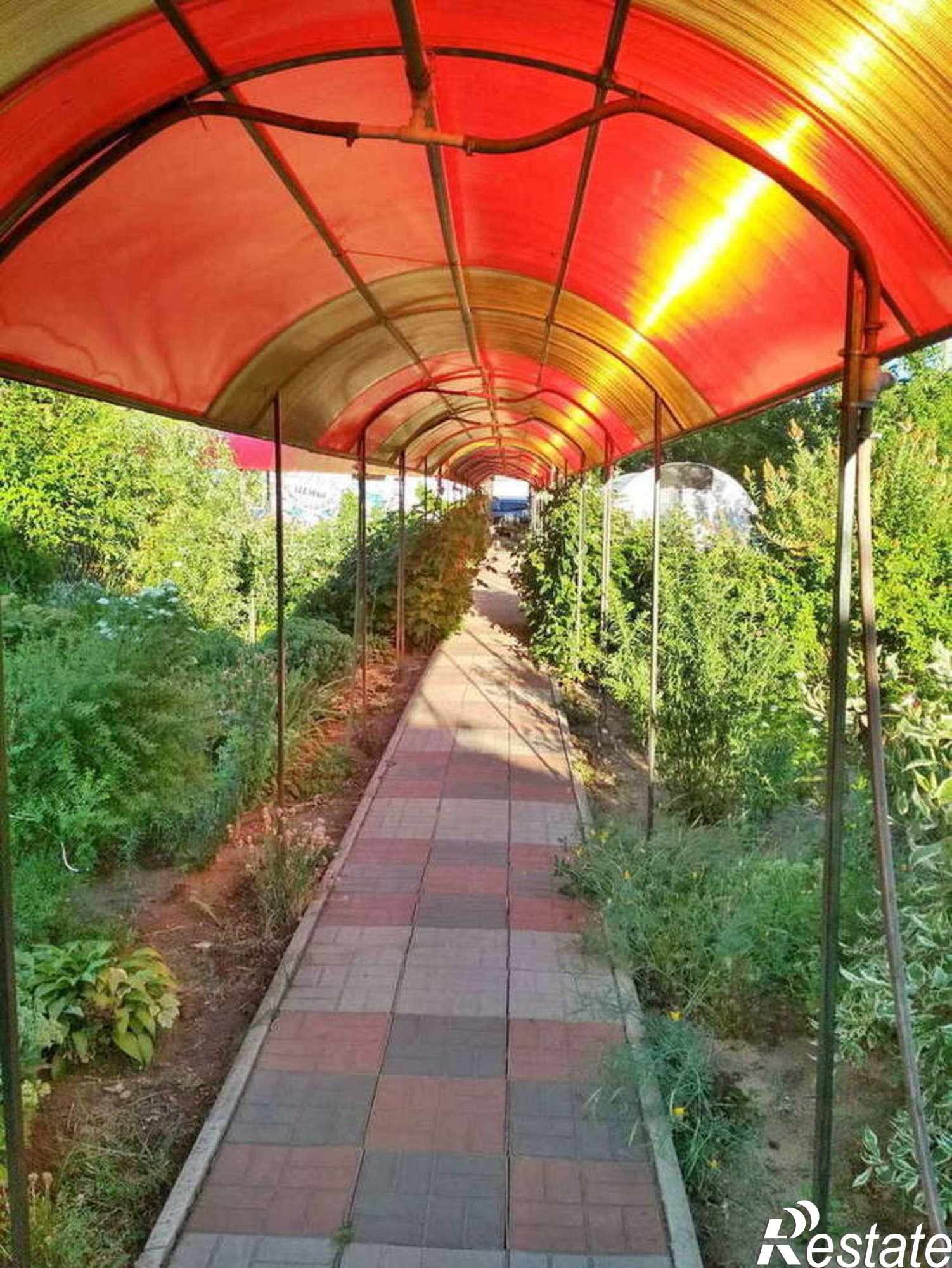 Купить дачу, дом, коттедж за 30 000 000 рублей на Комарова