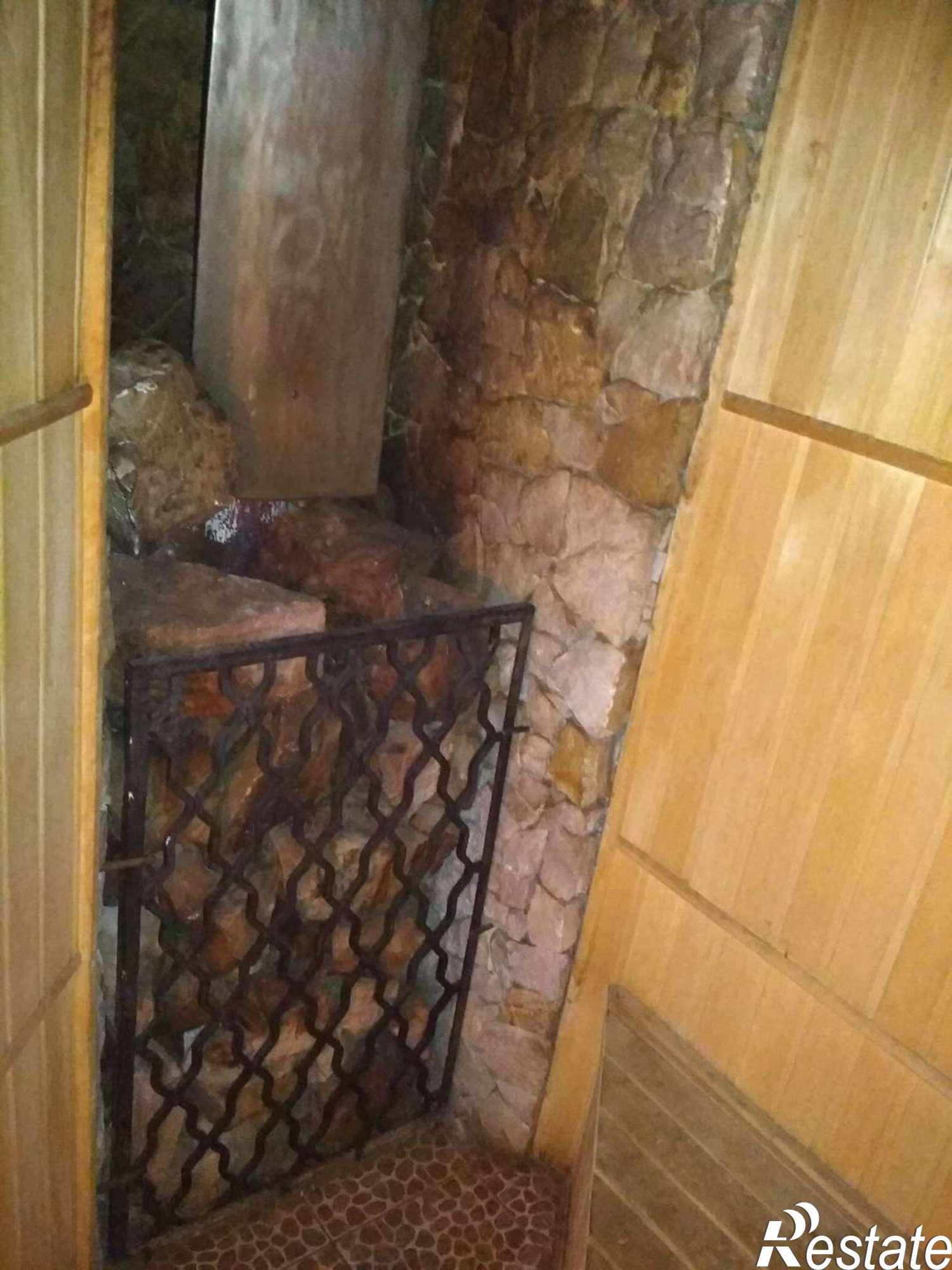 Купить дачу, дом, коттедж за 30 000 000 рублей на Комарова