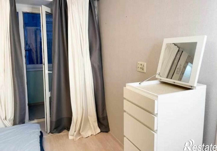 2-комн квартира Комиссарова ул, 18