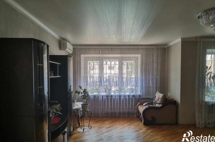 3-комн квартира улица Шеболдаева, 4/4