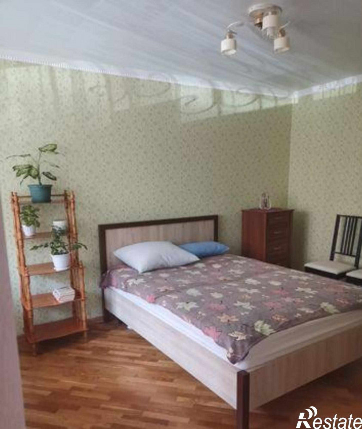 3-комн квартира улица Шеболдаева, 4/4