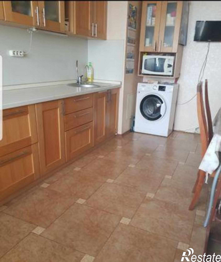 3-комн квартира улица Думенко, 13Д