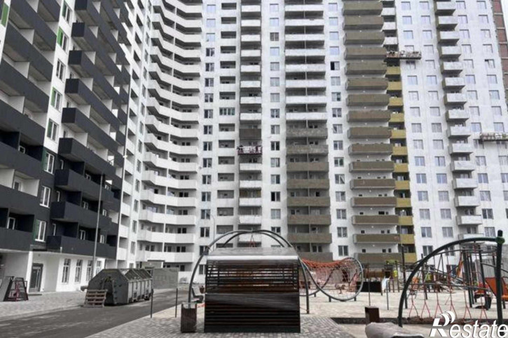 3-комн квартира в новом доме улица Жмайлова, 19А