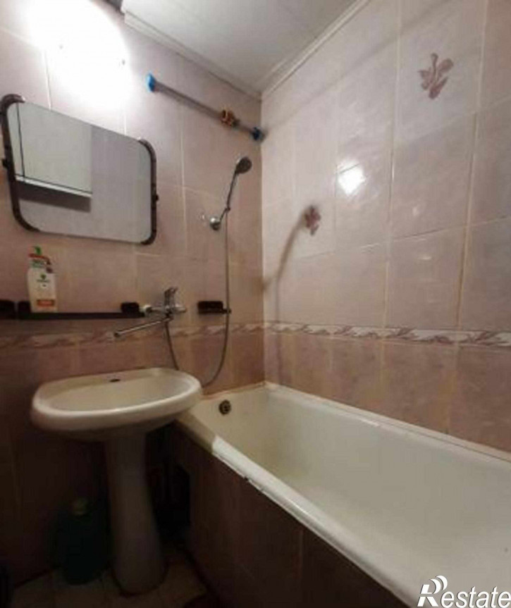 3-комн квартира улица Жмайлова, 25