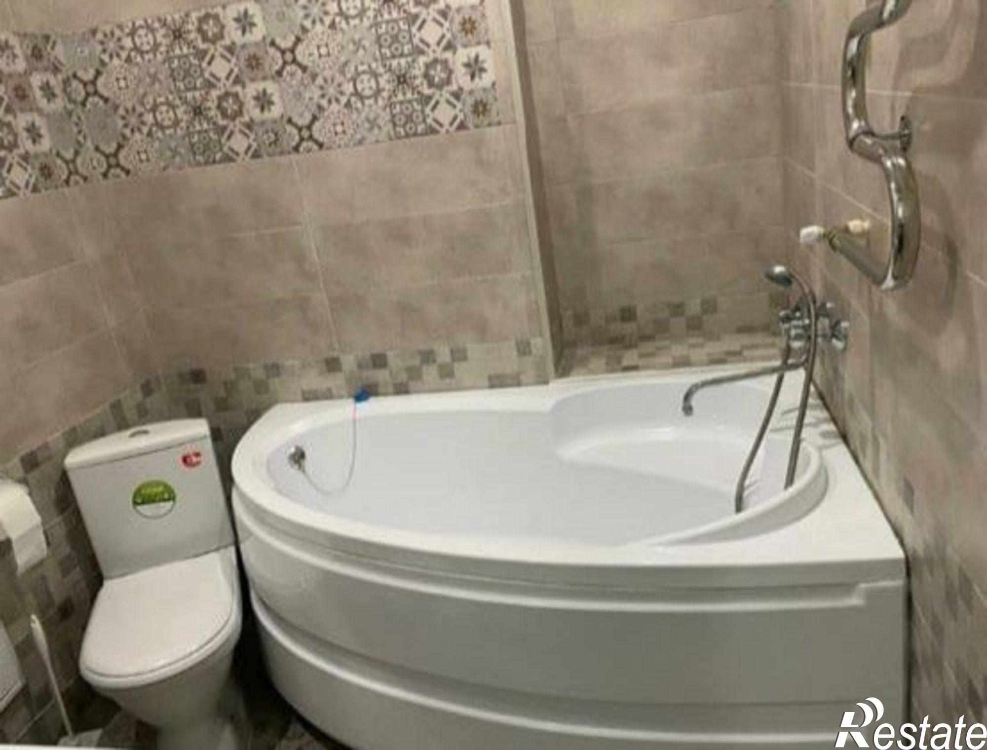 Купить квартиру за 5 500 000 рублей на Юлиуса Фучика ул, 17