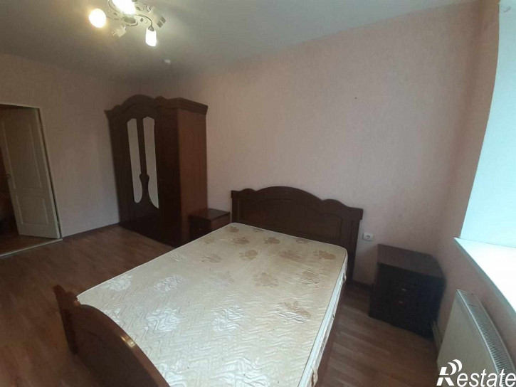 3-комн квартира Булгакова ул, 13