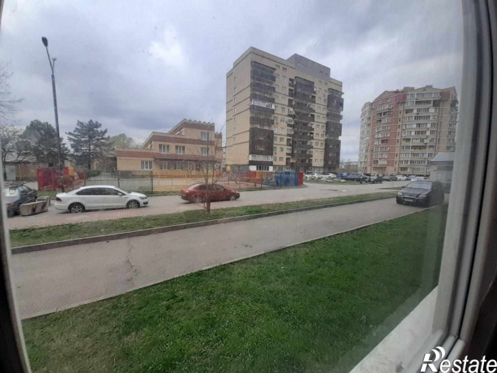 3-комн квартира Булгакова ул, 13