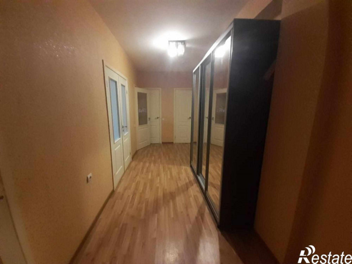 3-комн квартира Булгакова ул, 13