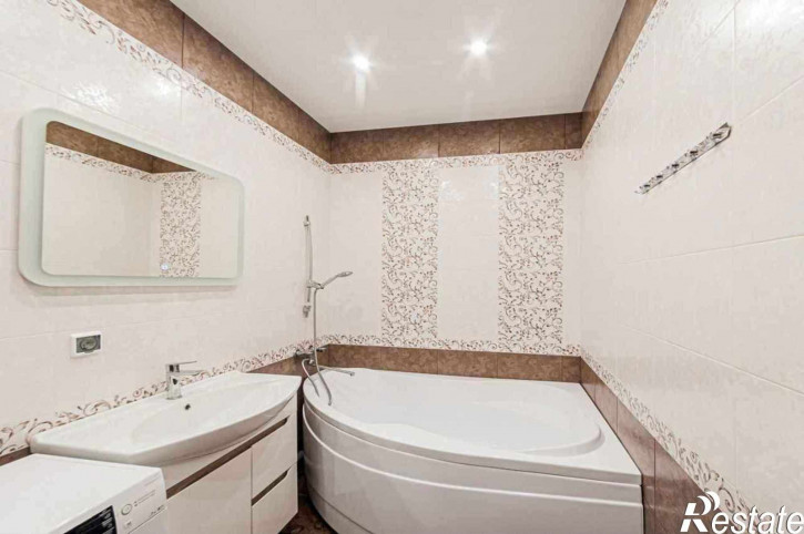 3-комн квартира Менделеева, 11