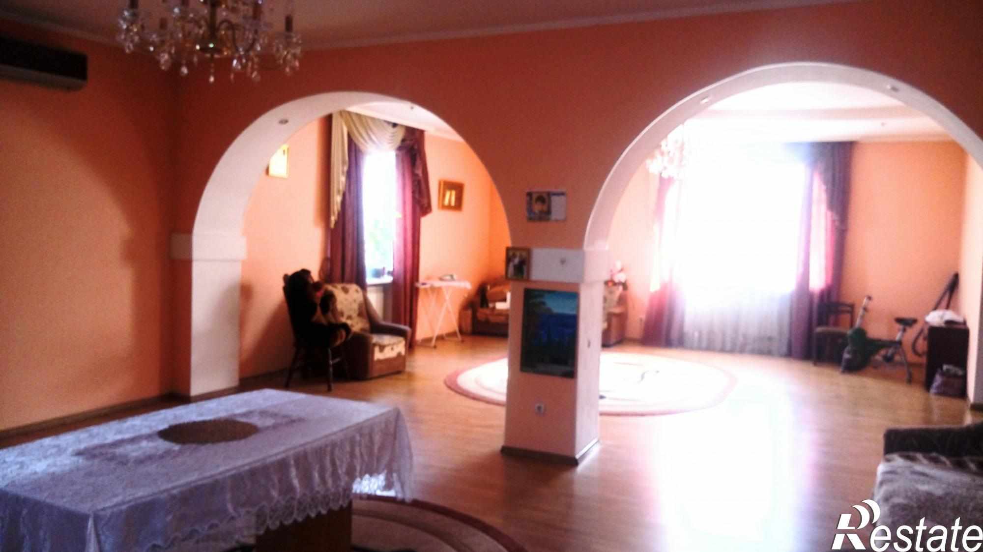 Купить дачу, дом, коттедж за 21 000 000 рублей на Днепровская улица, 48