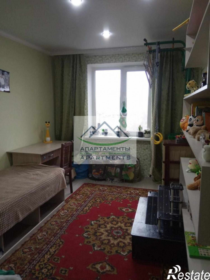 3-комн квартира Нежнова ул, 70