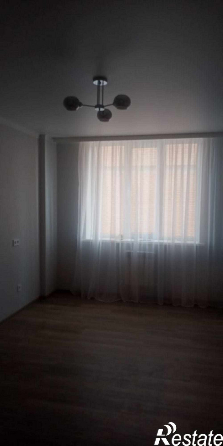 1-комн квартира Комарова ул, 132
