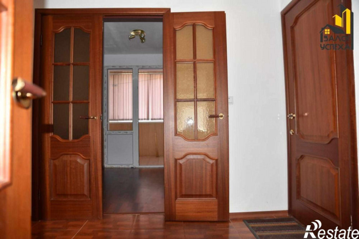4-комн квартира Дзержинского ул, 3а