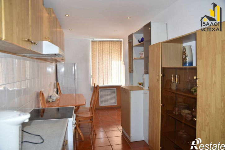 4-комн квартира Дзержинского ул, 3а