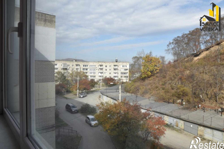 4-комн квартира Дзержинского ул, 3а