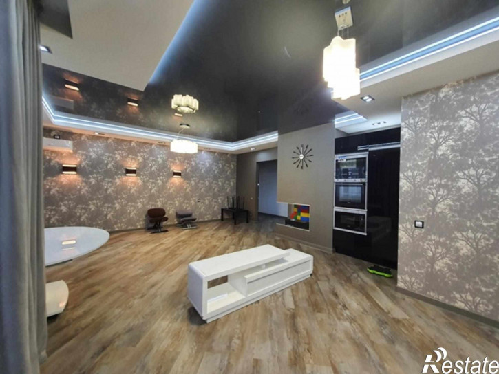 3-комн квартира половинко улица, 271
