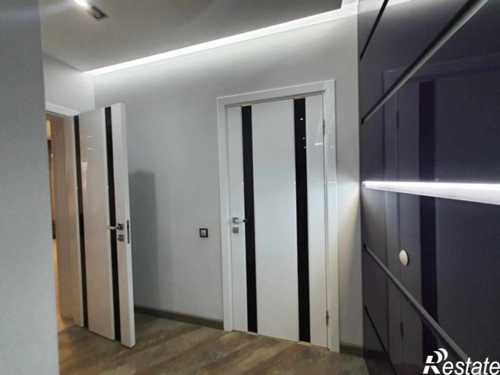 3-комн квартира половинко улица, 271