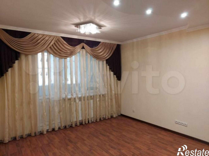 3-комн квартира Пирогова ул, 32