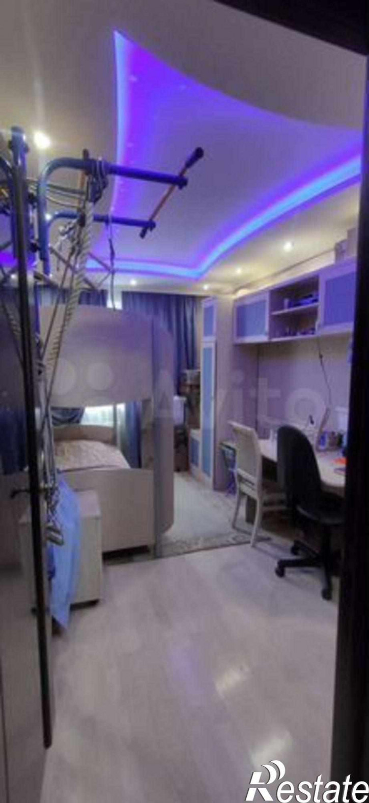 3-комн квартира Серова ул, 7