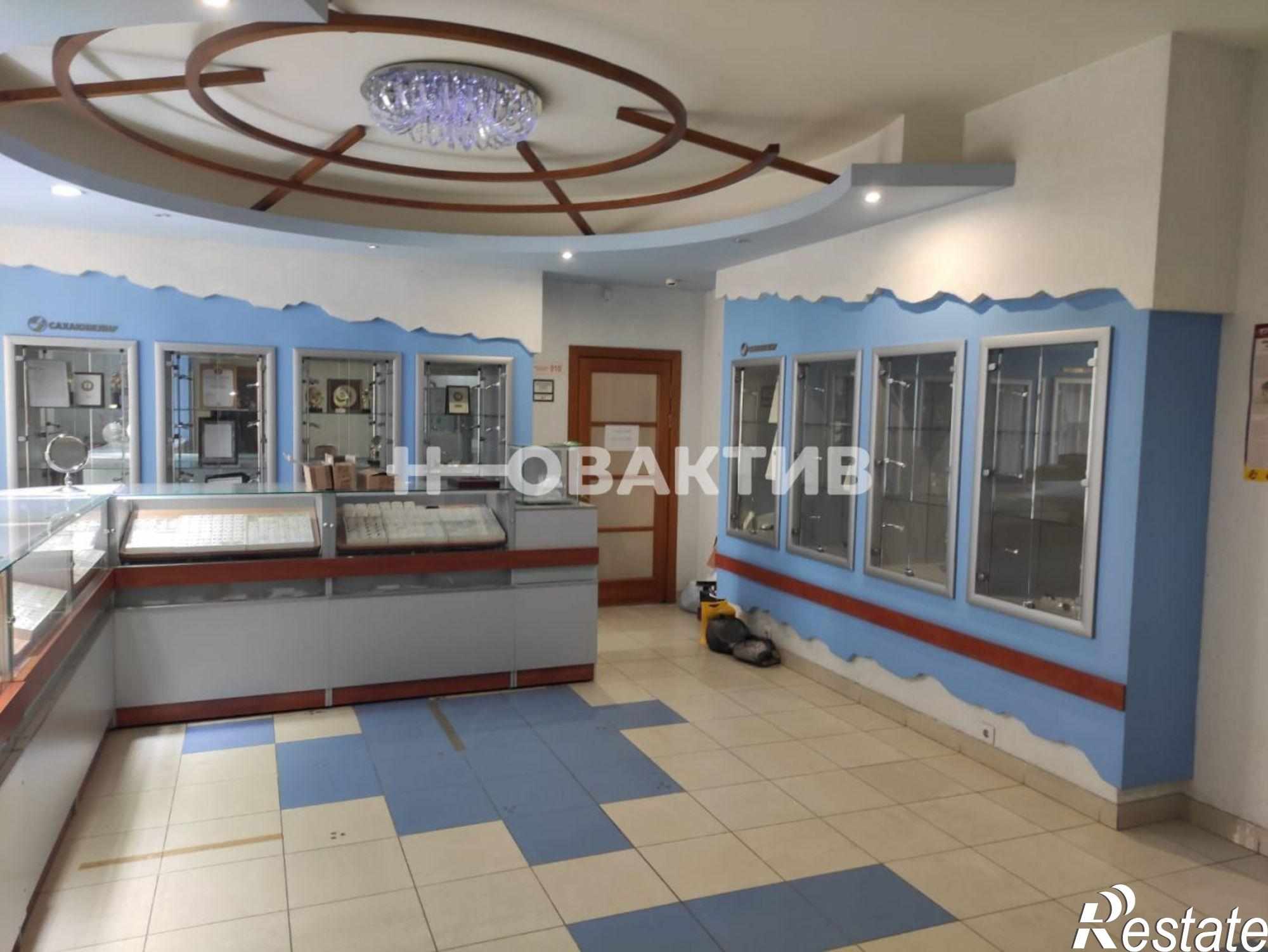 Сдать торговое помещение за 180 000 рублей на улица Челюскинцев, 48/1